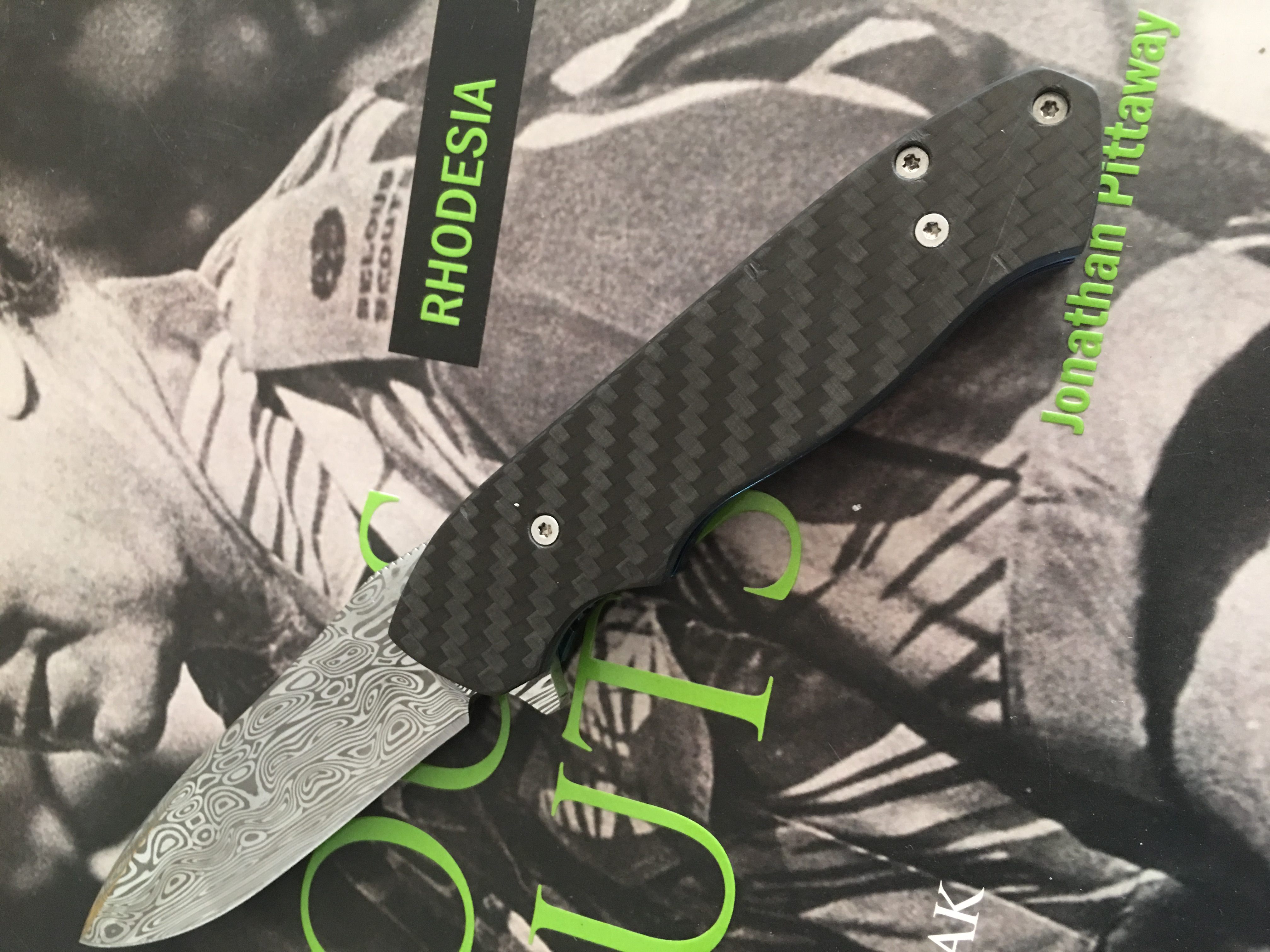 So here it is! The first folder . Carbon fibre scales over Anodised Titanium with a Biofrost Damasteel blade.